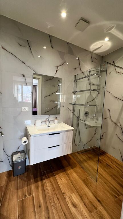 Apartament 2+1 me qera tek Mine Peza