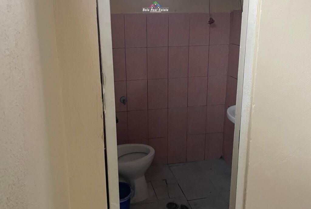 Dyqan Me Qera Prane Kompleksit Grand (ID BD21875) Tirane