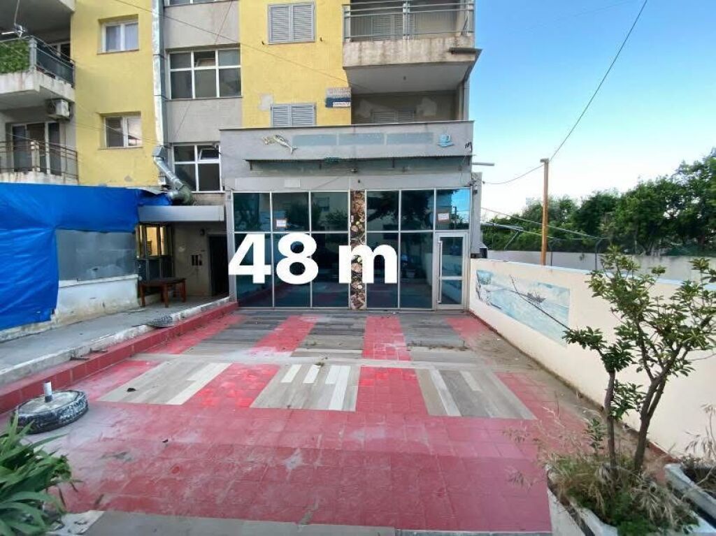 SHITET BAR RESTORANT 108M2 + 60M2 VERANDE ILIRIA PLAZH