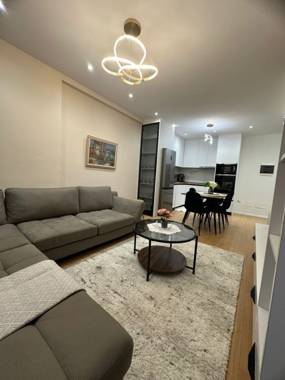 2+1 me qera tek univers city