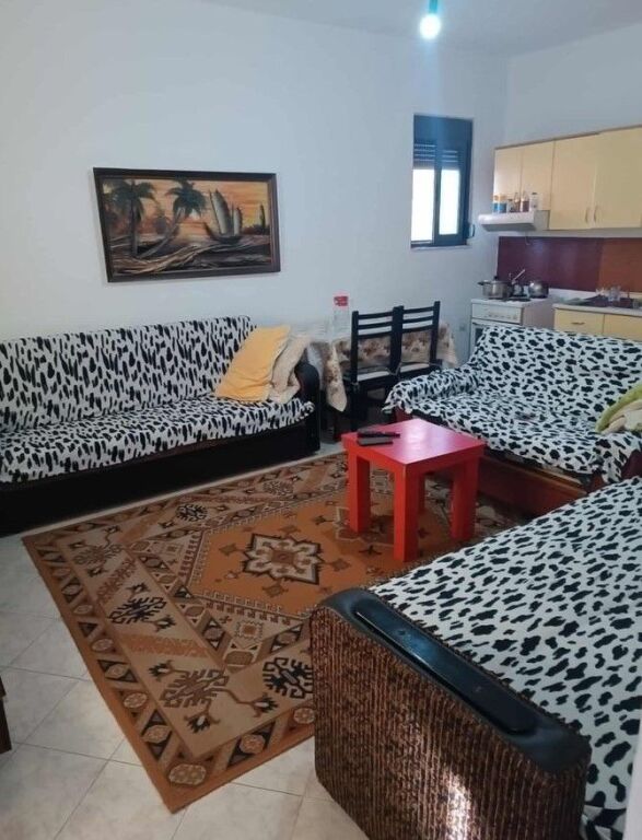 SHITET VILE PRIVATE 2 KATE NE HEKURUDHA PLAZH