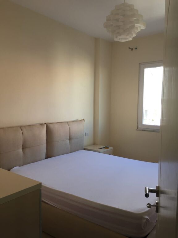 Jepet me Qira: Apartament 1+1 (67 m²) – Rr. "Shefqet Kuka"