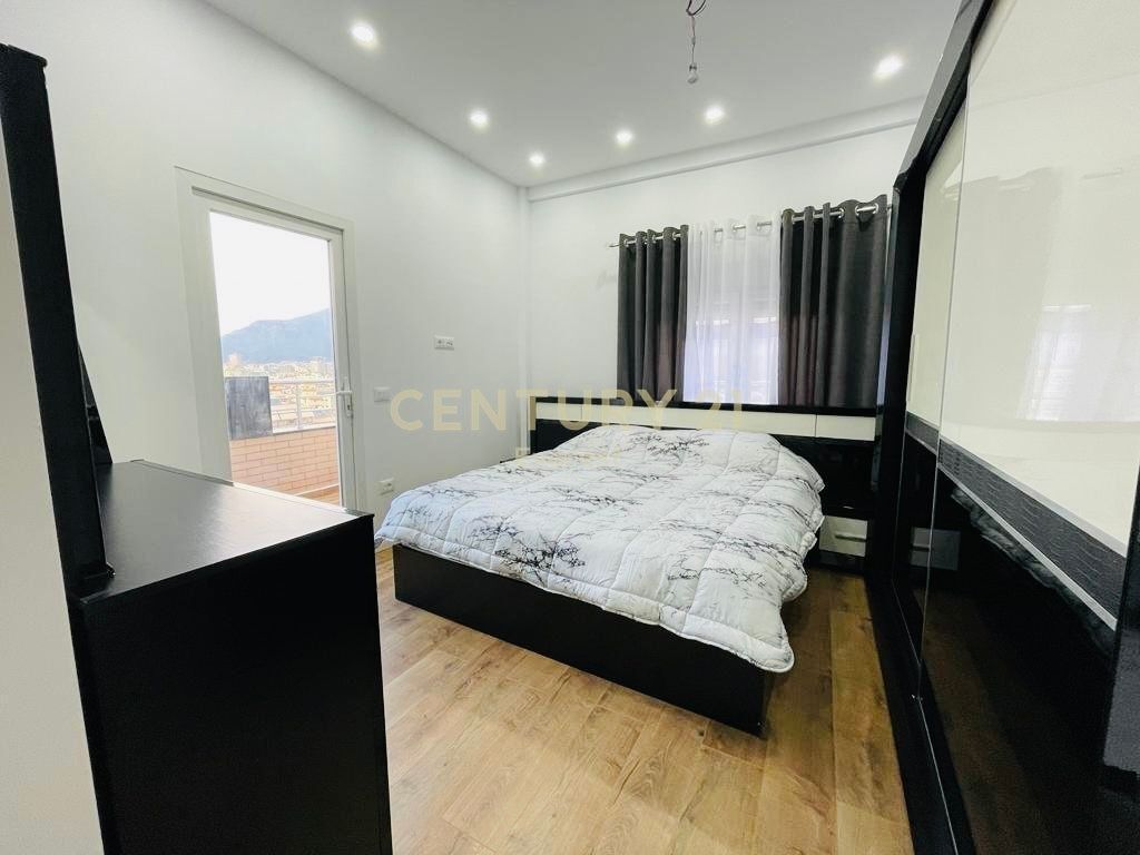 COMUNE DI PARIGI, APPARTAMENTO 2+1 IN AFFITTO