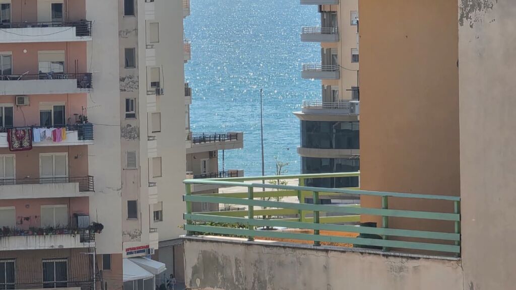 Apartament 2+1 me qira  Rruga Pelivan Leskaj