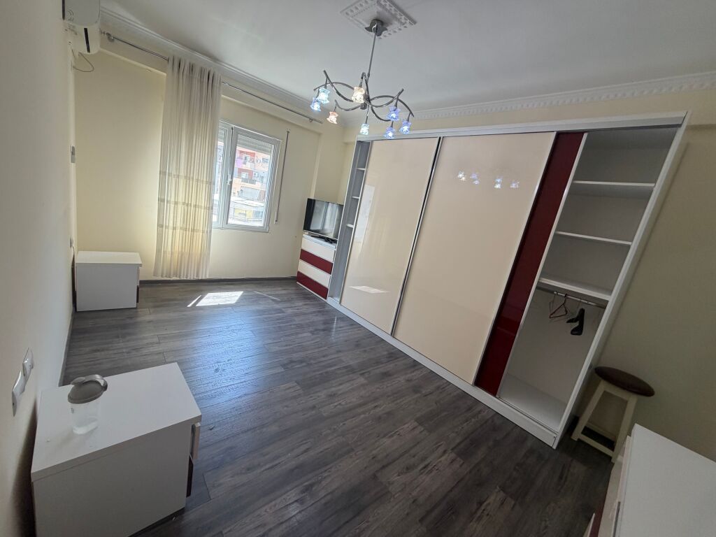 Opportunity! Furnished 2+1 near the zoo, 205 million lek