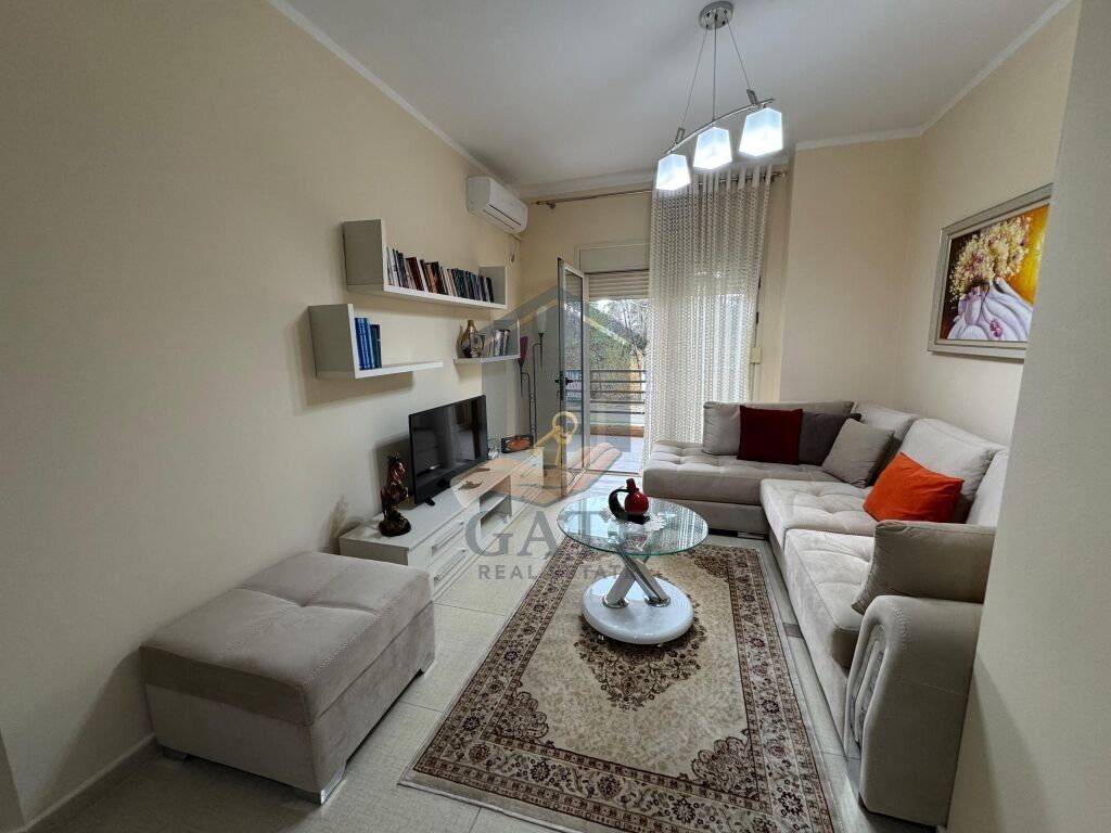 Shitet Apartament 1+1 në Plazh Iliria