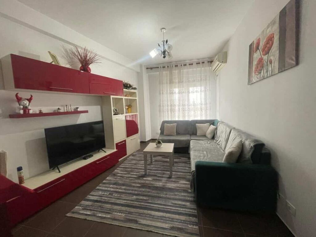 🏡 Jepet me qira apartament 2+1 📍 Qyteti Studenti, Kompleksi Ana  🏢 Pallat i ri me ashensor 🪜 Kati 3  💶 Çmimi: 550€/muaj   