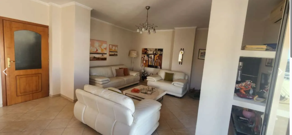 Shiten 2 apartamente ngjitur me Nj-Tj Iliria Plazh Durres