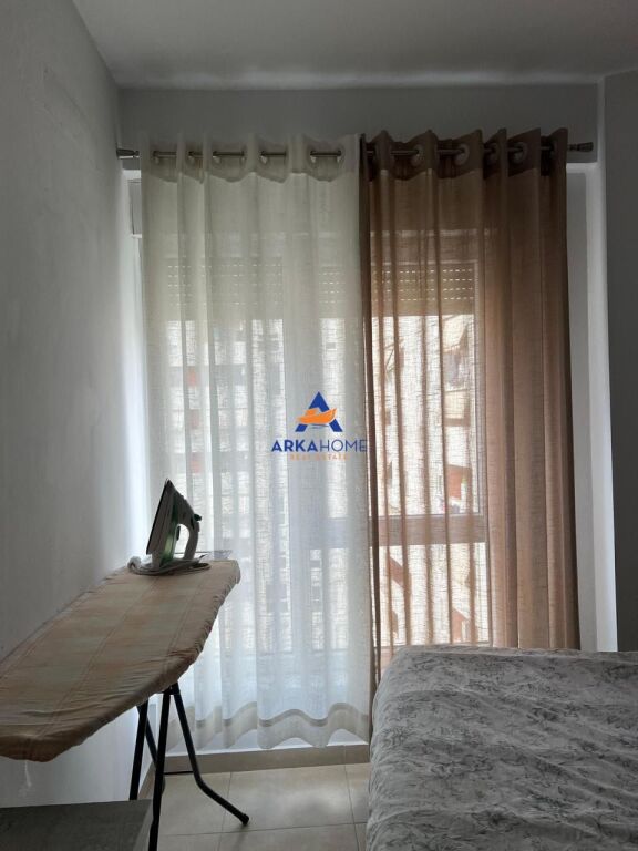 JEPET APARTAMENT ME QERA 1+1+BALLKON " 21 DHJETORI " 55000 LEKE