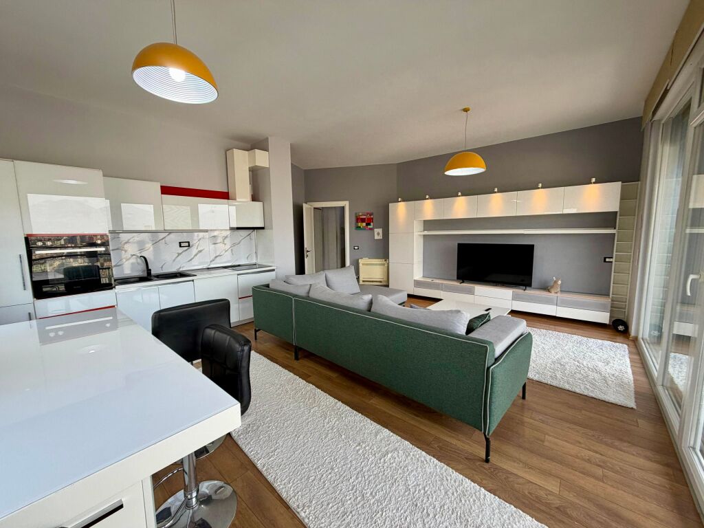 📣 QERA SUPER Apartament 2+1 Me 2 Tualete 📍 Prane Kopeshtit Botanik ✨