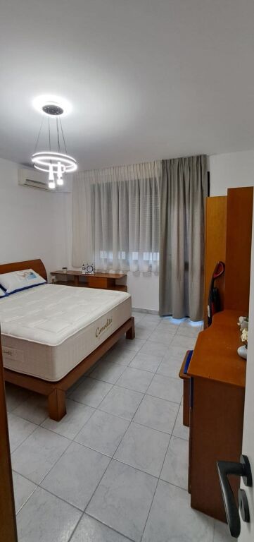 Apartament 2+1+2 + 2 Ballkone , per qira ,pamje deti ,Vollga Durres
