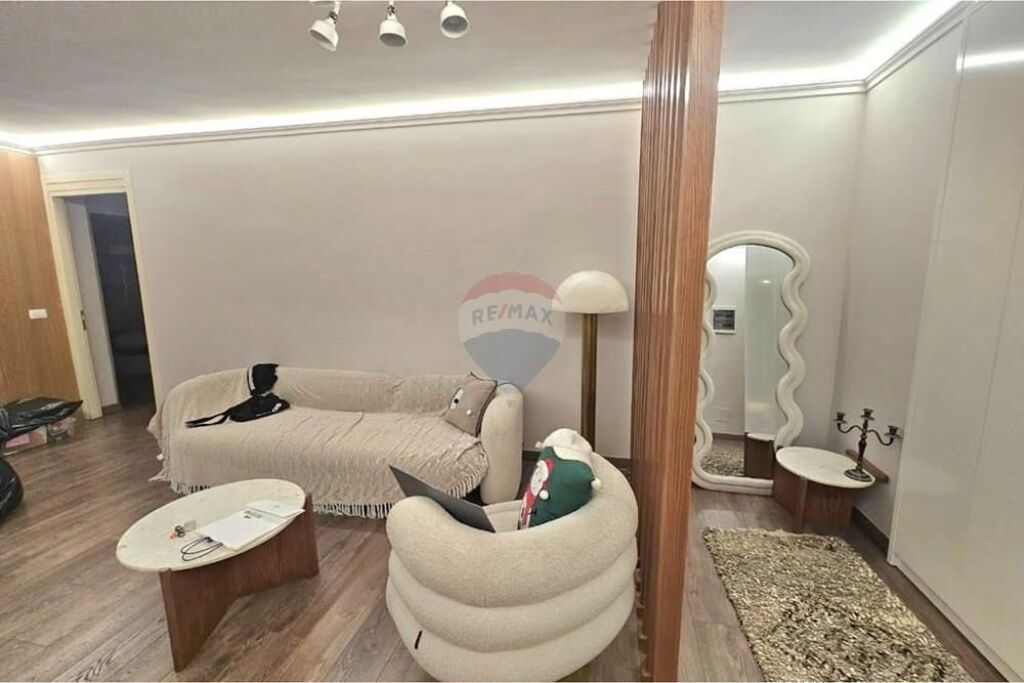 Jepet me Qira Apartament 3+1+2