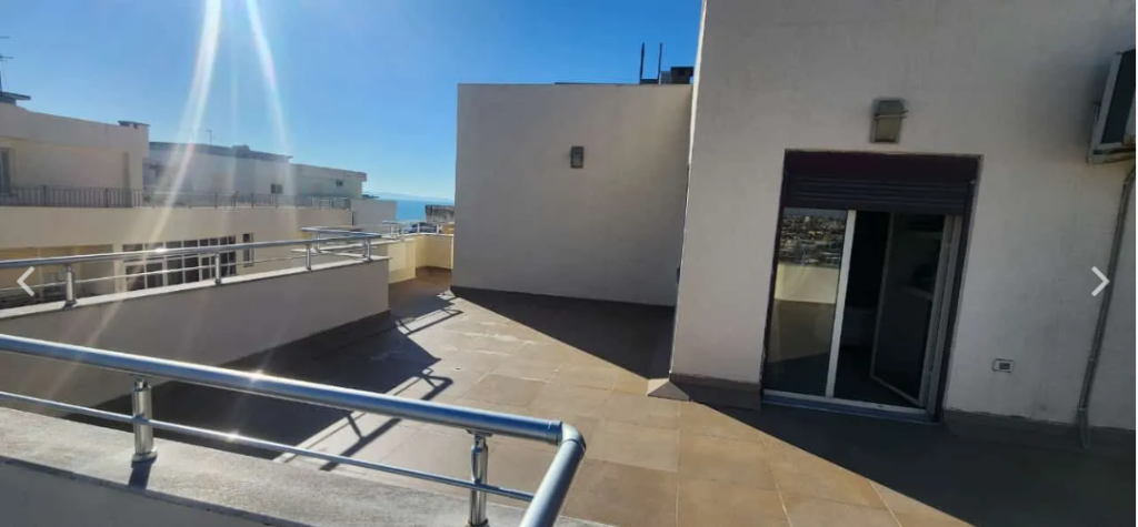 Shiten 2 apartamente ngjitur me Nj-Tj Iliria Plazh Durres