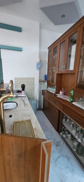 SHITET BAR RESTORANT 108M2 + 60M2 VERANDE ILIRIA PLAZH