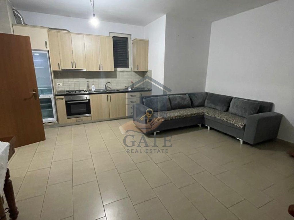 Jepet me qira një apartament 1+1, Plazh Rrota e Kuqe Durrës