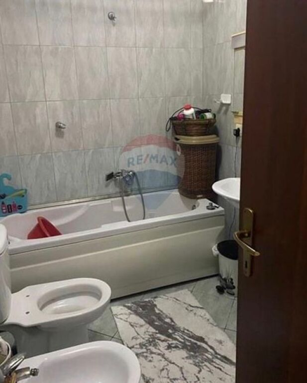 Shitet Apartament ngjitur me Restorant Freskun ID: 530191074-151