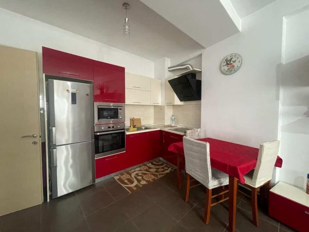🏡 Jepet me qira apartament 2+1 📍 Qyteti Studenti, Kompleksi Ana  🏢 Pallat i ri me ashensor 🪜 Kati 3  💶 Çmimi: 550€/muaj   