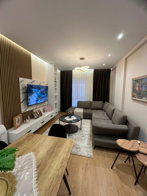 2+1 me qera tek univers city