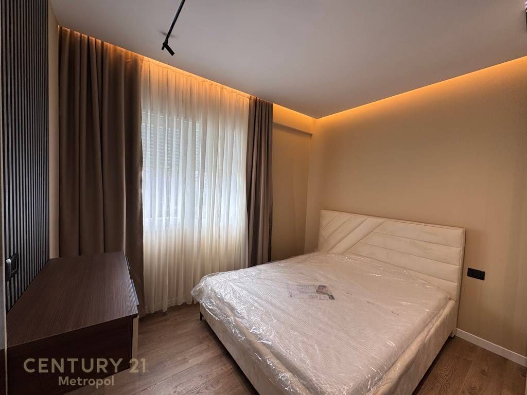 Apartament modern 2+1 me qira ne zonen e Xhamllikut