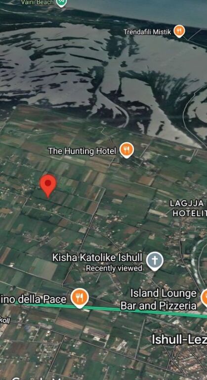 Ishull Lezhë shitet tokë