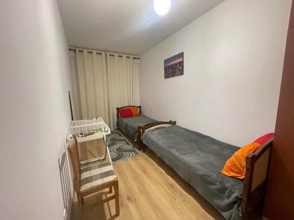 🏡 Jepet me qira apartament 2+1 📍 Qyteti Studenti, Kompleksi Ana  🏢 Pallat i ri me ashensor 🪜 Kati 3  💶 Çmimi: 550€/muaj   