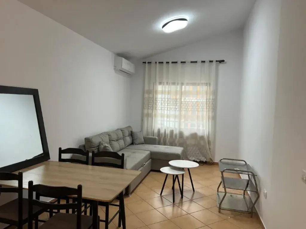 Affitto | Apartament 3 + 1 | Universiteti Barleti | 550 €/mese
