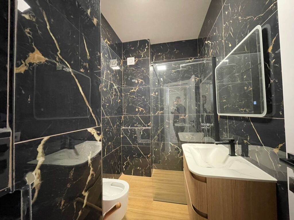 Apartament 2+1+Parking per qira tek Kopeshti Botanik.