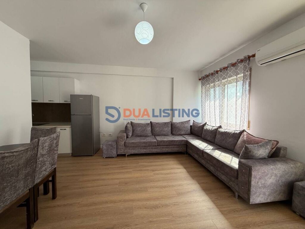 Shitet apartament 1+1 prane Kompleksit Magnet, rruga Ndre Mjeda!