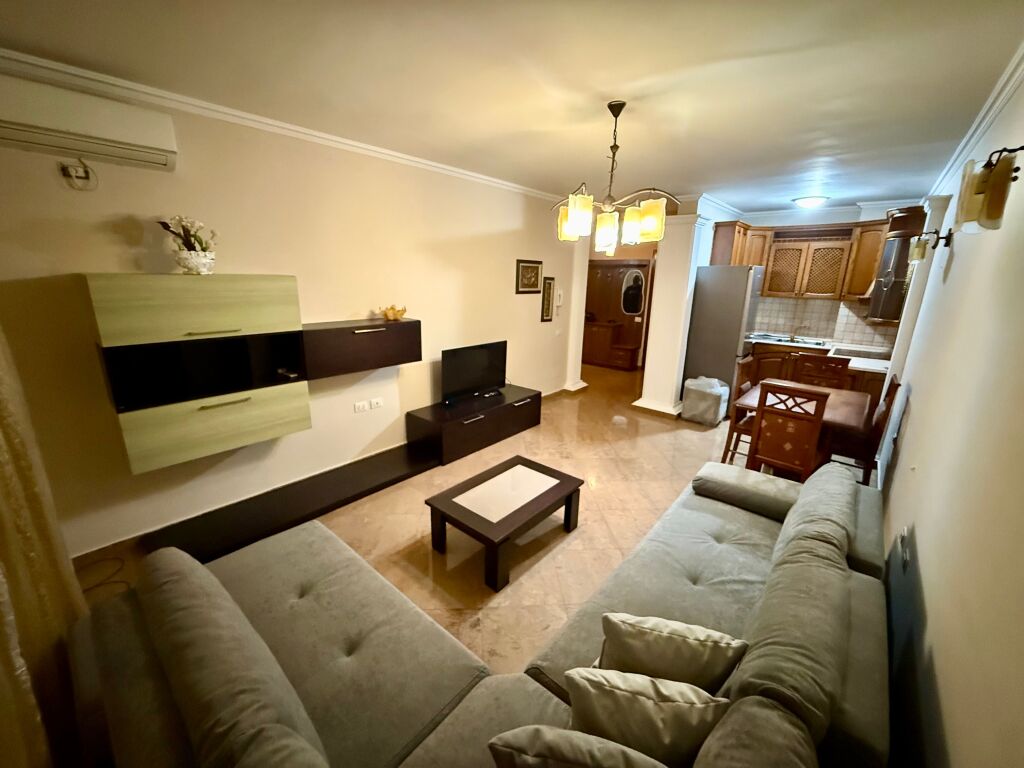 📣 QERA Apartament 1+1 📍 Prane Gjimnazit "Petro Nini Luarasi" ✨