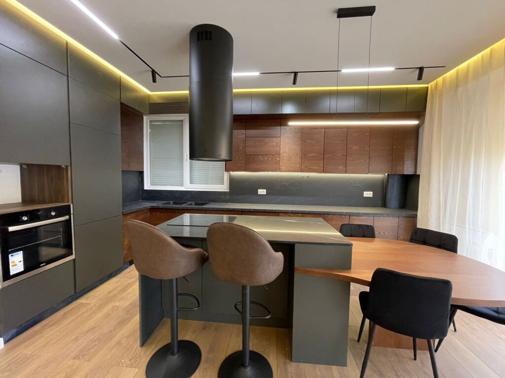 Apartament 2+1+Parking per qira tek Kopeshti Botanik.