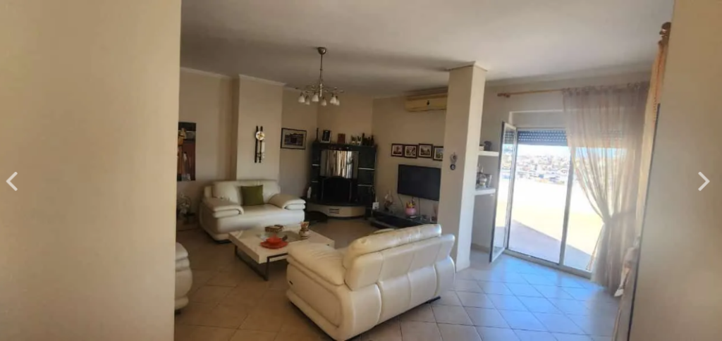 Shiten 2 apartamente ngjitur me Nj-Tj Iliria Plazh Durres