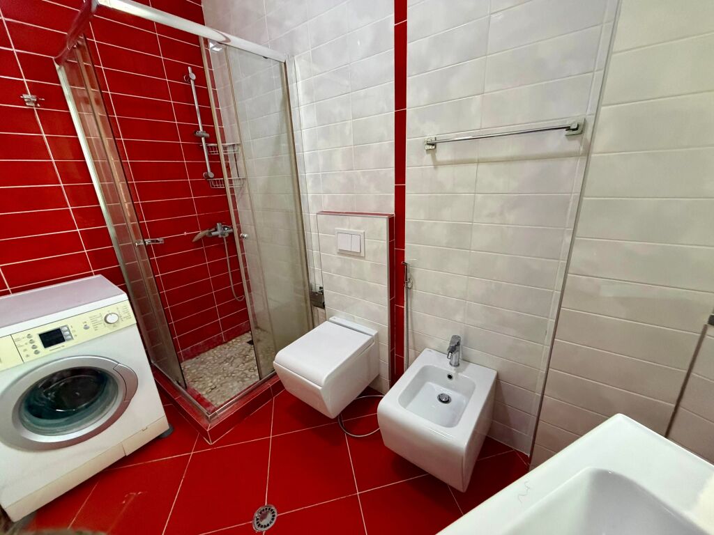 📣 QERA SUPER Apartament 2+1 Me 2 Tualete 📍 Prane Kopeshtit Botanik ✨