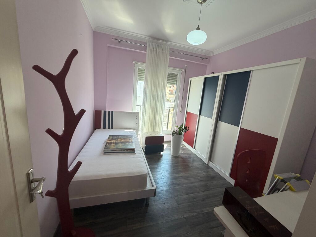 Opportunity! Furnished 2+1 near the zoo, 205 million lek