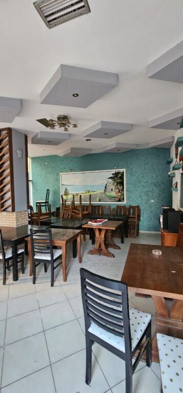 SHITET BAR RESTORANT 108M2 + 60M2 VERANDE ILIRIA PLAZH