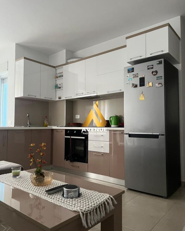 APARTAMENT ME QIRA – Tek 21 Dhjetori, Kompleksi Kontakt