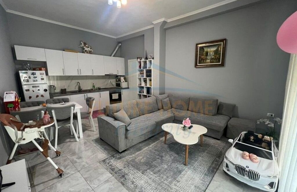 In vendita, appartamento 2+1, Fresku, Tirana.