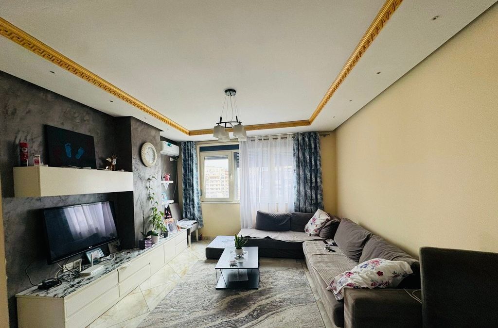 SHITET APARTAMENT 2+1+2 NE ASTIR!