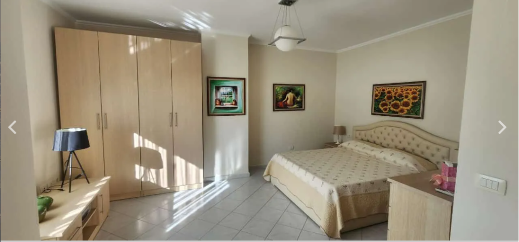 Shiten 2 apartamente ngjitur me Nj-Tj Iliria Plazh Durres