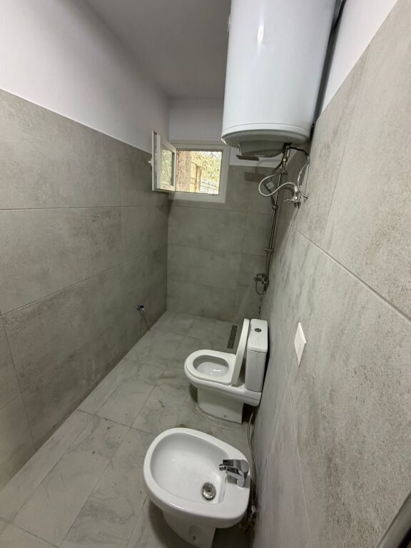 Qera | Shtëpi private 2 + 1 | Shkozë | 450 €/muaj