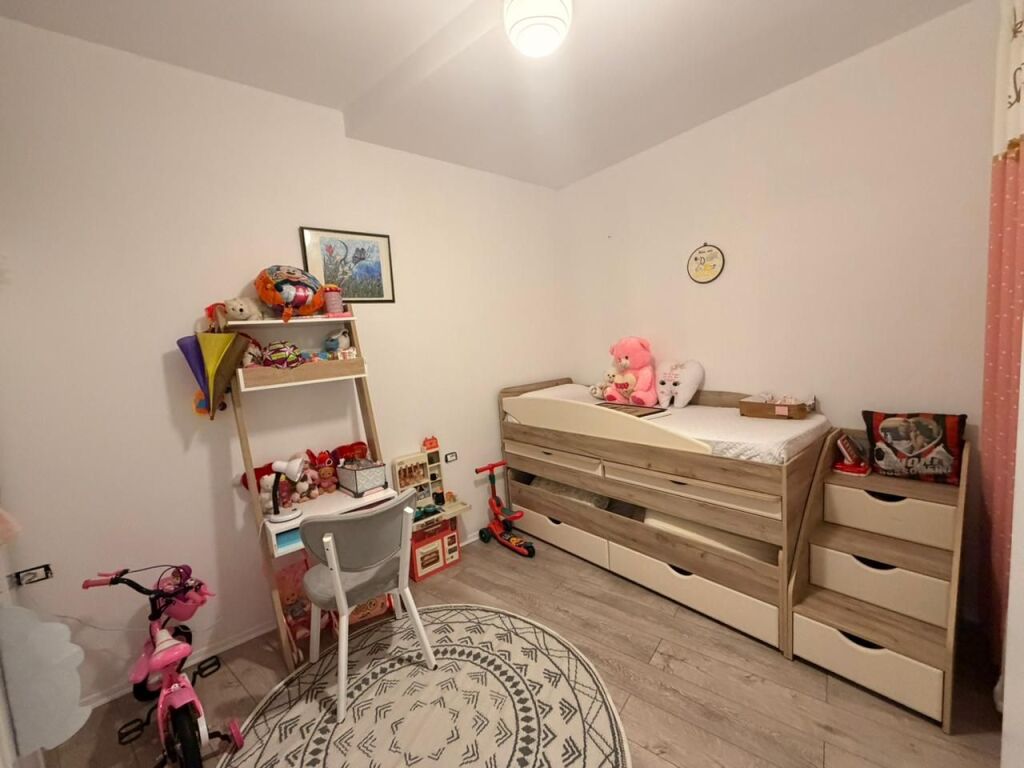 Shitet 2+1 totalisht i mobiluar ne FRESK 135.000 Euro