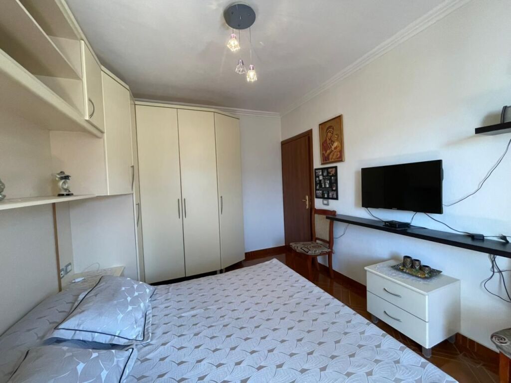 Apartament 2+1 per shitje tek Komuna e Parisit.