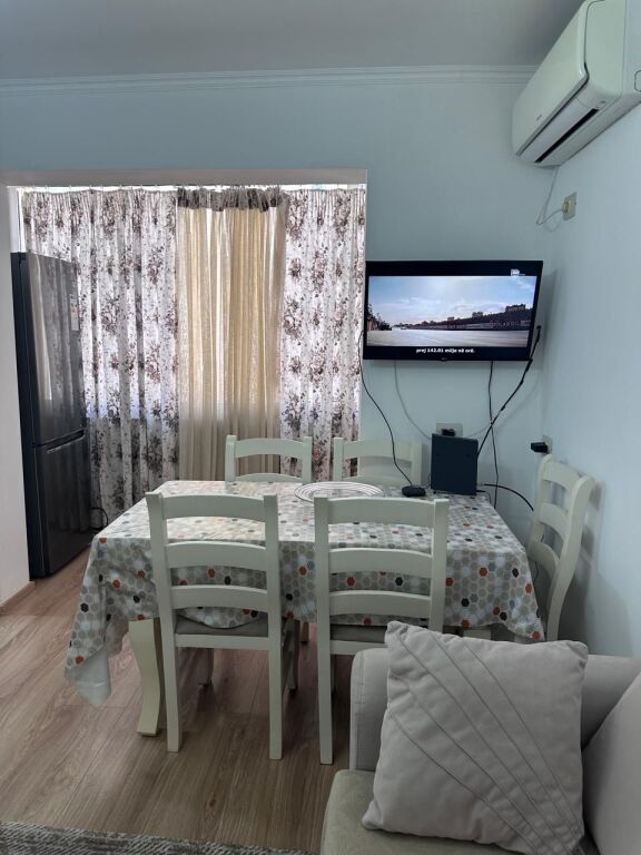Jepet me qira apartament 1+1 pranë Shkollës së Baletit, Tiranë