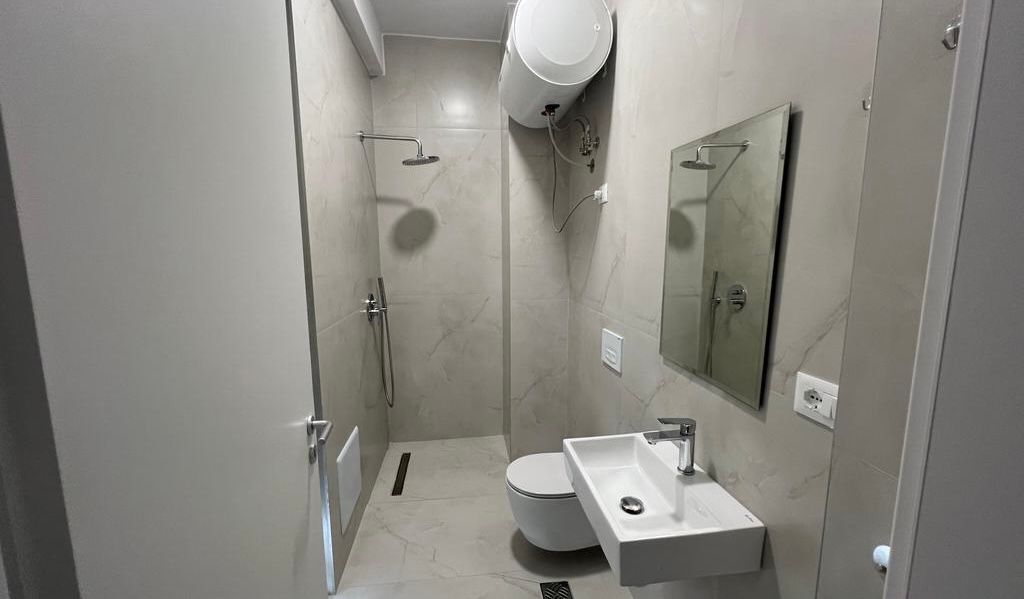 Vile per qira, ABA Rezidence, prane Liqenit te Farkes