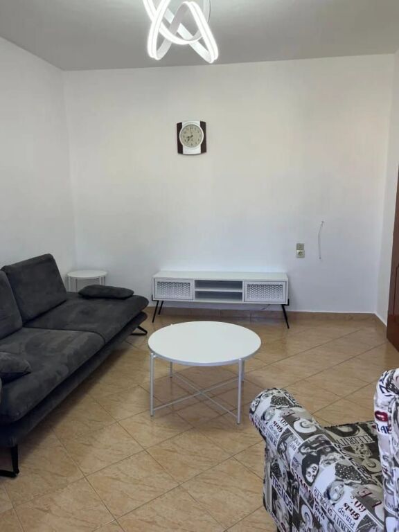 Rent | Apartament 1 + 1 | Porcelan | 400 €/month