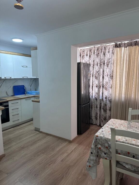 Jepet me qira apartament 1+1 pranë Shkollës së Baletit, Tiranë