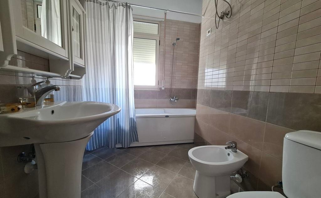 Appartamento 2+1+2 in affitto vicino al Giardino Botanico