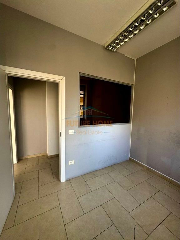 🏢 Super Business Premises 350 m^2 for Rent – Elbasan Street! 🇺🇸