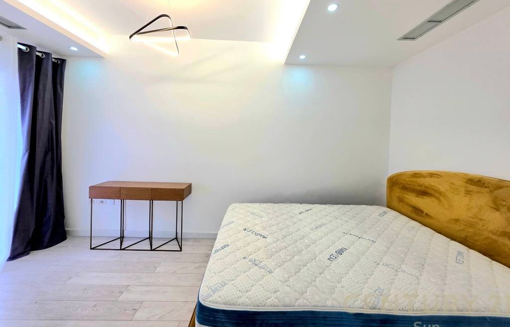 Apartament me qira 2+1+2 prane Liqenit Artificial