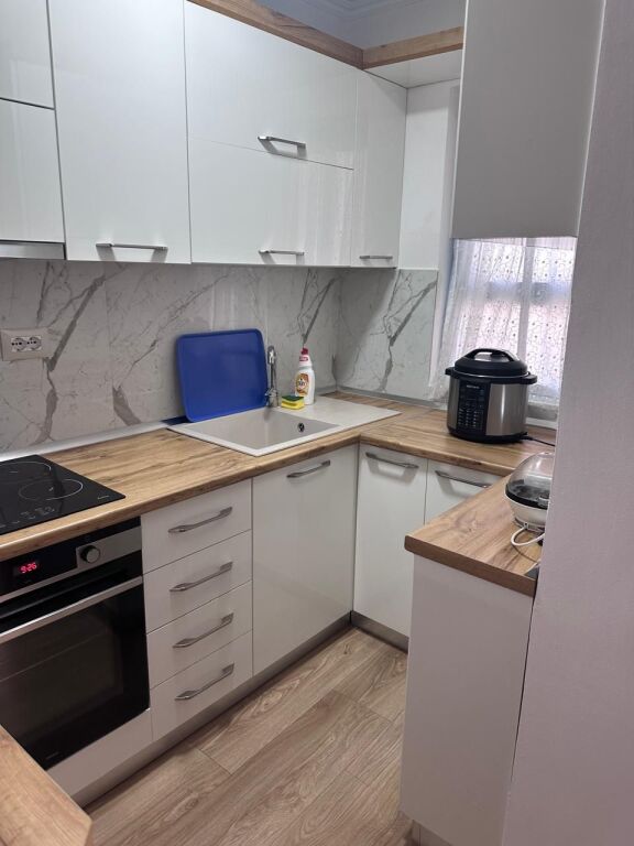 Jepet me qira apartament 1+1 pranë Shkollës së Baletit, Tiranë