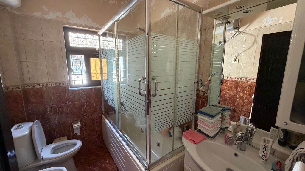 Shitet Vile 3-kateshe , Don Bosko